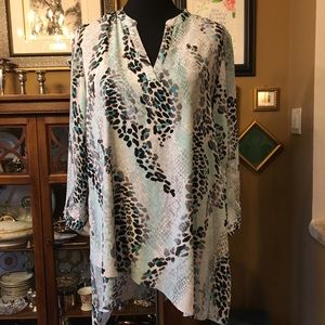 Animal print Zac & Rachel asymmetrical hem v-neck